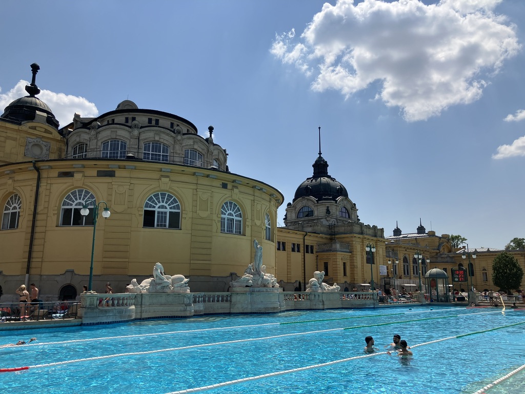 セーチェーニ温泉